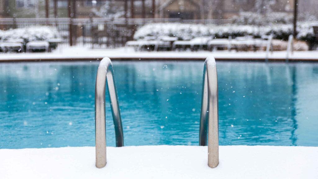 pool closing service