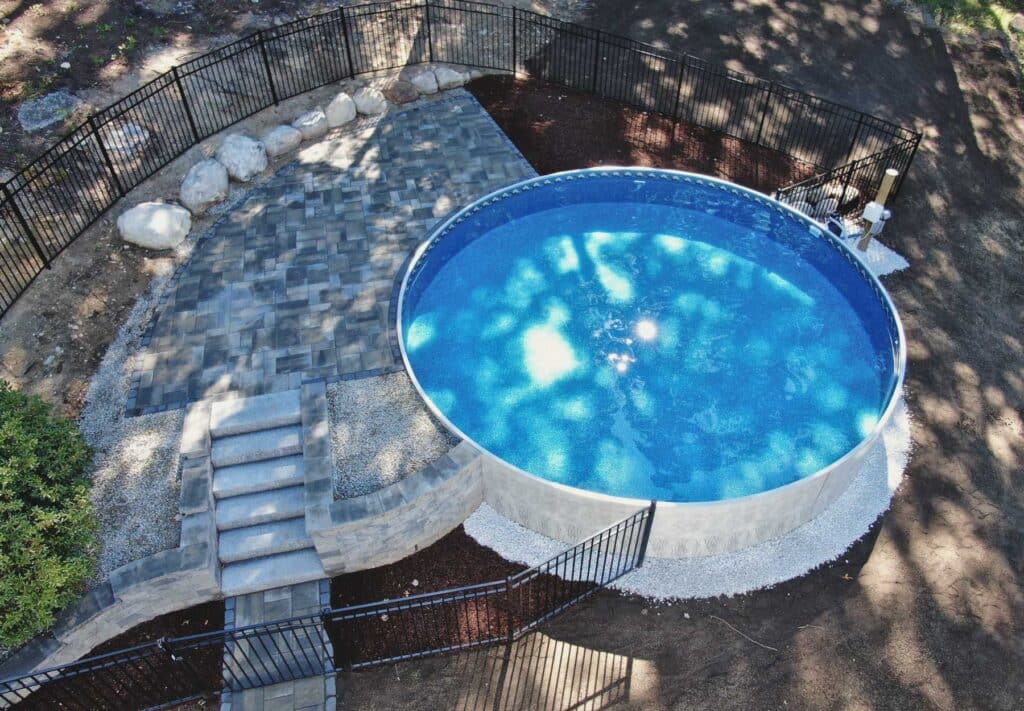 Round on Ground Pool semi in ground